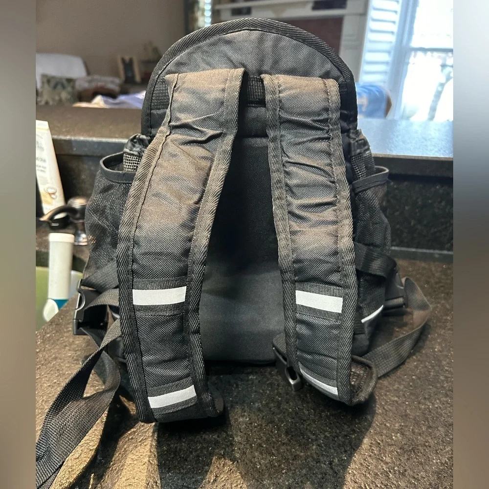 NWOT Hello Mow & Wow by Cinf Small Pet Adjustable Carrier Backpack